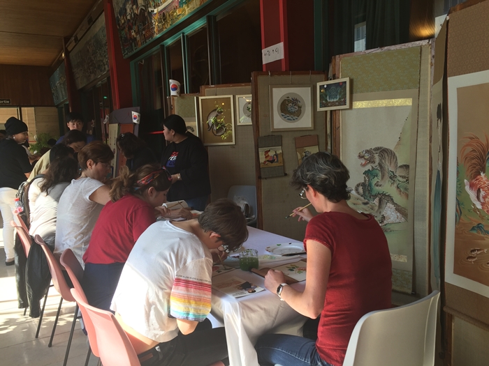 Le workshop de la peinture Min-Wha © Hélène Casado
